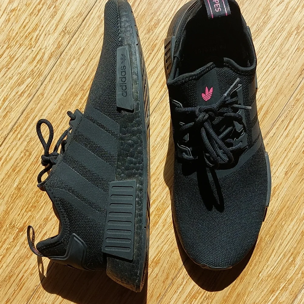 Womens Adidas Sneakers - Picture 4 of 7